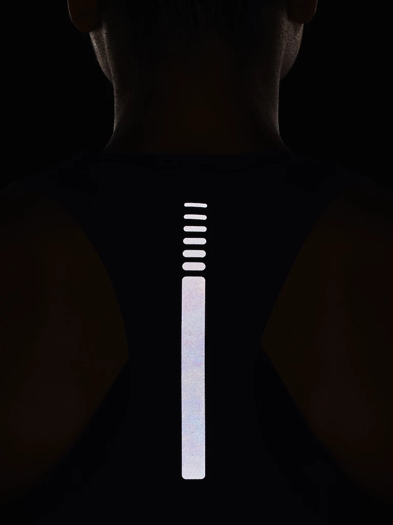 Dámské tílko Under Armour  Seamless Run Tank-BLK