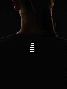Dámské tričko Under Armour  Streaker Longsleeve-BLK XS