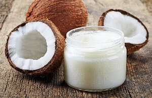 Kokosový olej - skvělý při vaření, masáži a jako doplněk stravy